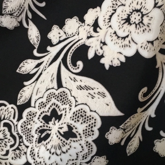 NWT!!! Flowered, flare dress - Picture 3 of 6